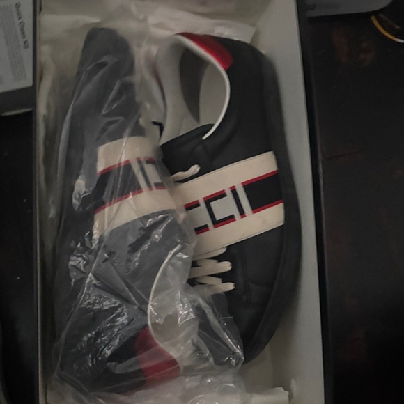 Gucci Black and Red Loafers main image 4